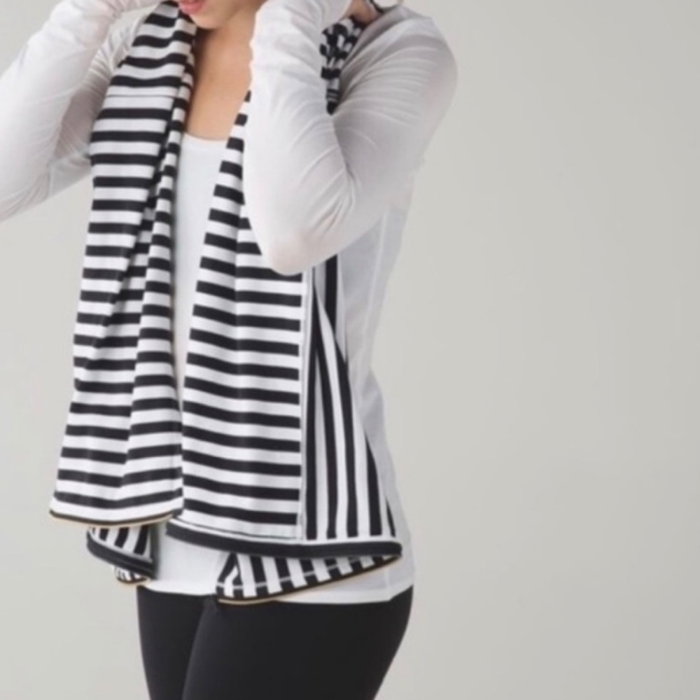 Lululemon Black and White Striped Vinyasa Scarf